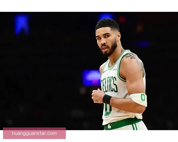 塔图姆用伤后恢复表现回应质疑 布朗透露队内会议达成一致决定以他为进攻核心